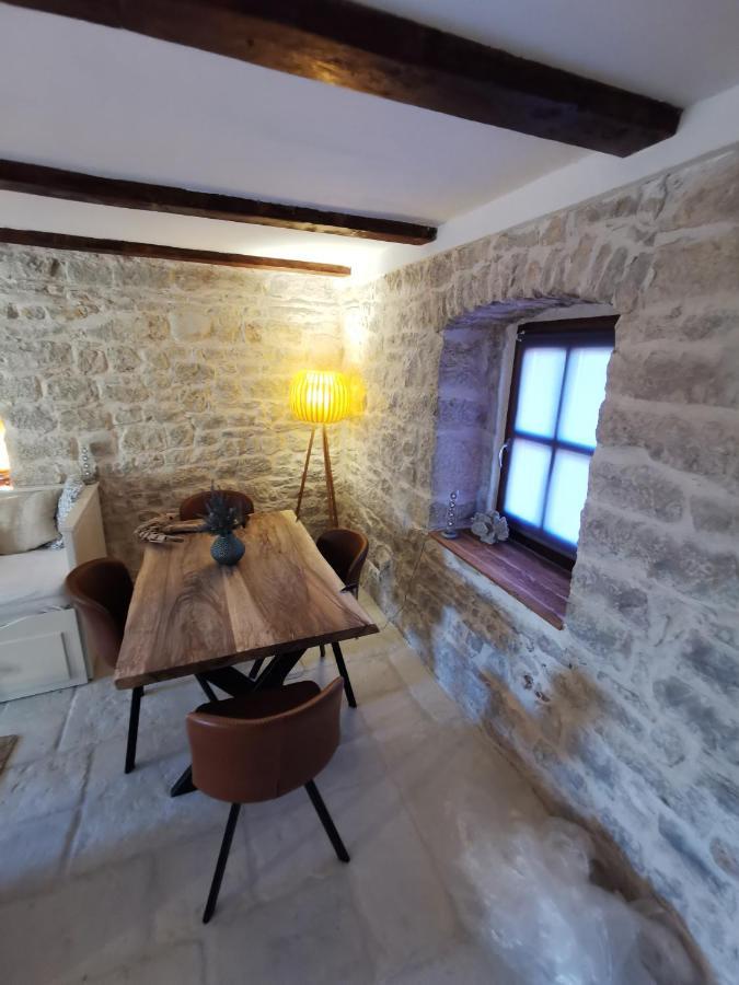 Apartment Apartments Malic Pridraga